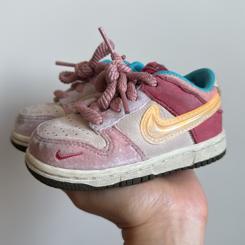 Social Status x Dunk Low TD 'Strawberry Milk' - Picture 6 of 11
